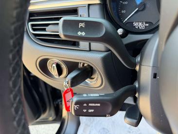 Porsche Macan — photo 15