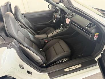 Porsche 718 Cabriolet Boxster — photo 21