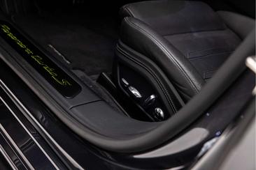 Porsche Panamera Turbo S E-Hybrid — photo 27