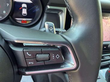 Porsche Macan — photo 19