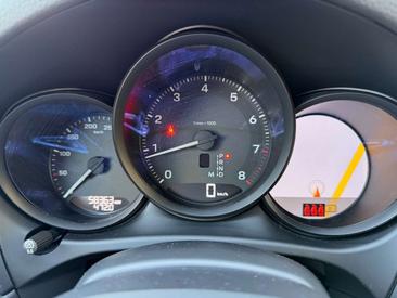 Porsche Macan — photo 20