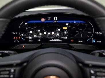 Porsche Taycan — photo 31