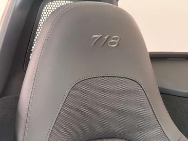 Porsche 718 Cabriolet Boxster — photo 24