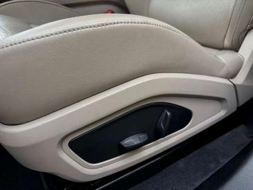 Porsche Taycan — photo 27