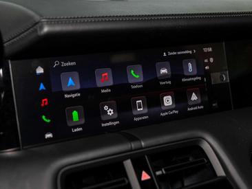 Porsche Taycan — photo 32