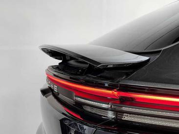 Porsche Macan I Electric — photo 11