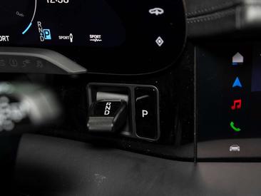 Porsche Taycan — photo 33