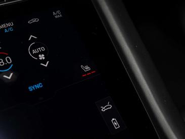 Porsche Taycan — photo 35