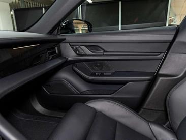 Porsche Taycan — photo 36