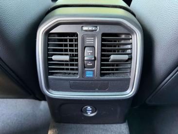 Porsche Macan — photo 25