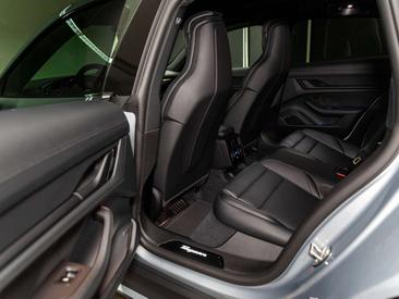 Porsche Taycan — photo 39