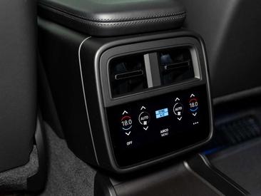 Porsche Taycan — photo 41
