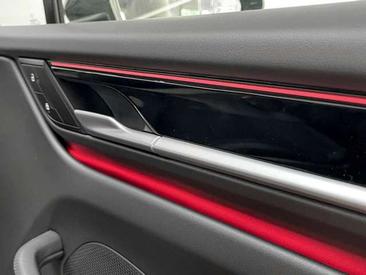 Porsche Macan I Electric — photo 16