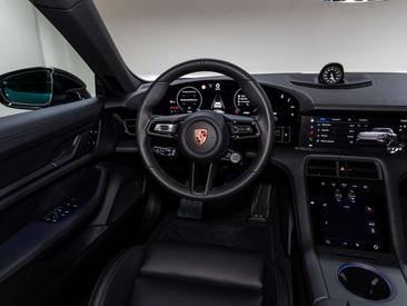 Porsche Taycan — photo 43