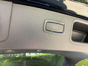 Porsche Macan — photo 29