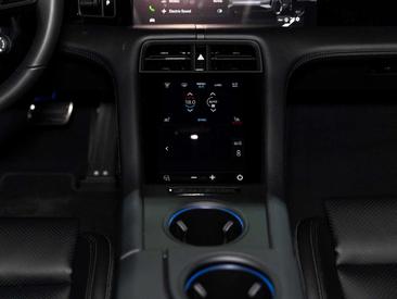 Porsche Taycan — photo 45