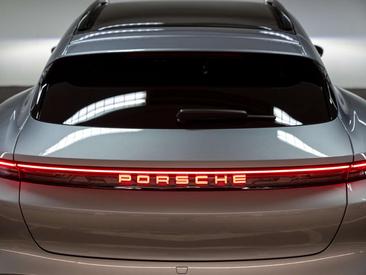 Porsche Taycan — photo 46