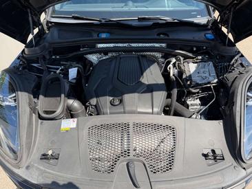 Porsche Macan — photo 30