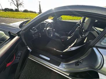 Porsche 718 Cayman GT4 — photo 7