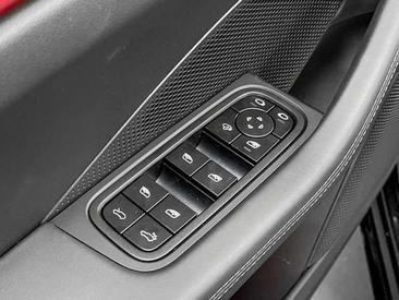 Porsche Macan I Electric — photo 25