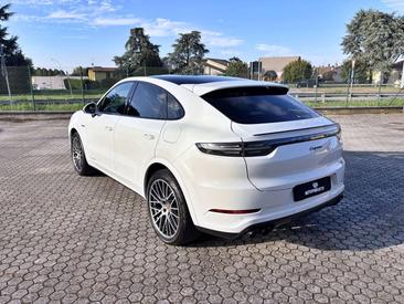 Porsche Cayenne III — photo 6