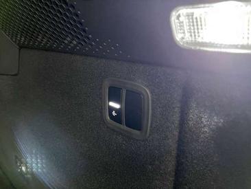 Porsche Macan I Electric — photo 32