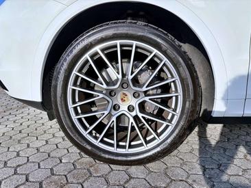 Porsche Cayenne III — photo 8