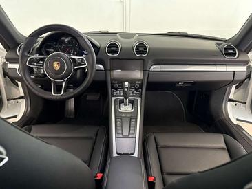 Porsche 718 Cayman — photo 8
