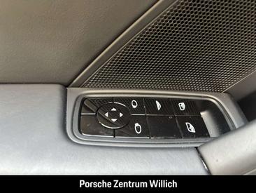 Porsche 911 Cabriolet Carrera 4S — photo 20