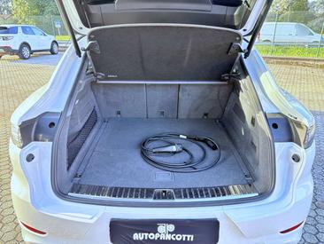 Porsche Cayenne III — photo 15