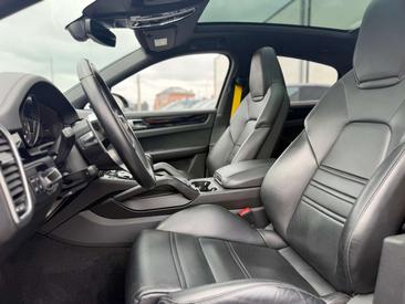 Porsche Cayenne III — photo 19