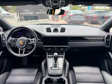 Porsche Cayenne III — photo 21