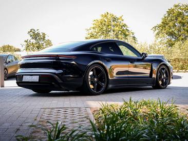 Porsche Taycan Turbo — photo 5