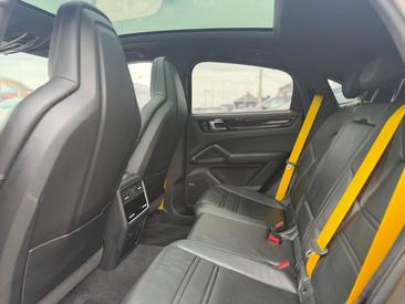 Porsche Cayenne III — photo 26