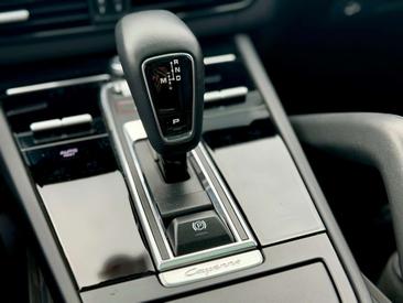 Porsche Cayenne III — photo 29