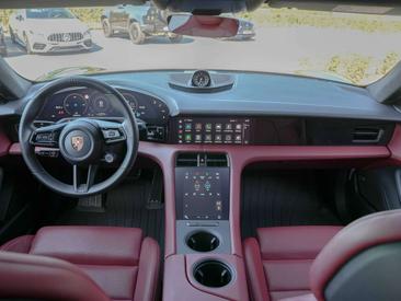 Porsche Taycan Turbo — photo 9