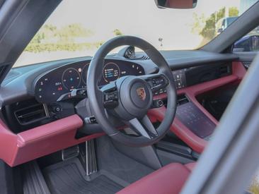 Porsche Taycan Turbo — photo 10