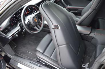 Porsche 911 Carrera 4S — photo 10