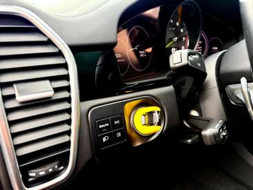 Porsche Cayenne III — photo 31
