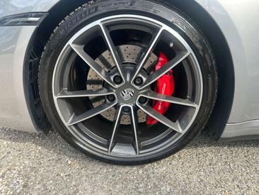 Porsche 911 Carrera 4S — photo 9