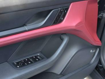 Porsche Taycan Turbo — photo 12