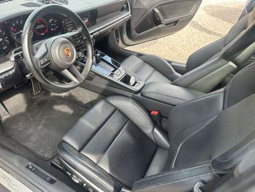 Porsche 911 Carrera 4S — photo 11