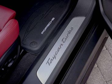 Porsche Taycan Turbo — photo 24