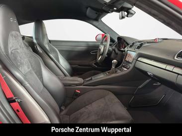 Porsche 718 Cayman GTS 4.0 — photo 18