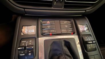 Porsche Macan Electrique Turbo — photo 18