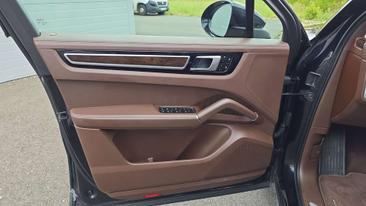 Porsche Cayenne III — photo 6