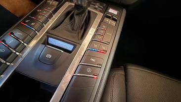 Porsche Macan Electrique Turbo — photo 29