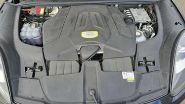 Porsche Cayenne III — photo 14