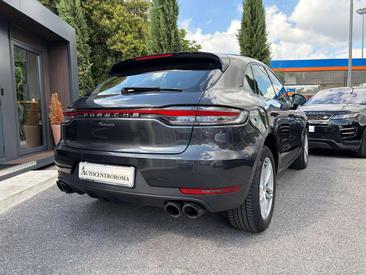 Porsche Macan — photo 5