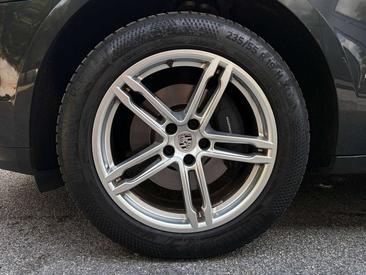 Porsche Macan — photo 7